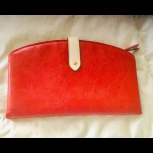 Banana Republic Wallet. (NWOT)